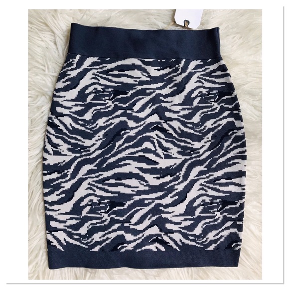 Leith Nordstrom Knit Mini Skirt Zebra Print Navy Blue Black & White Size XS - Picture 5 of 9